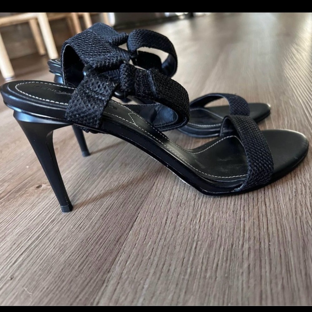 Kendal & Kylie heels size 6